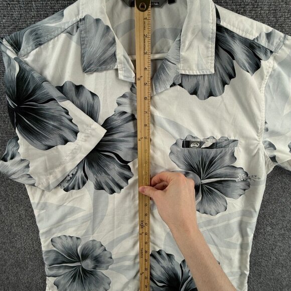 Quiksilver AOP Floral Gray White Button Up Shirt Short Sleeve Men Skate Surf SML - Picture 3 of 16